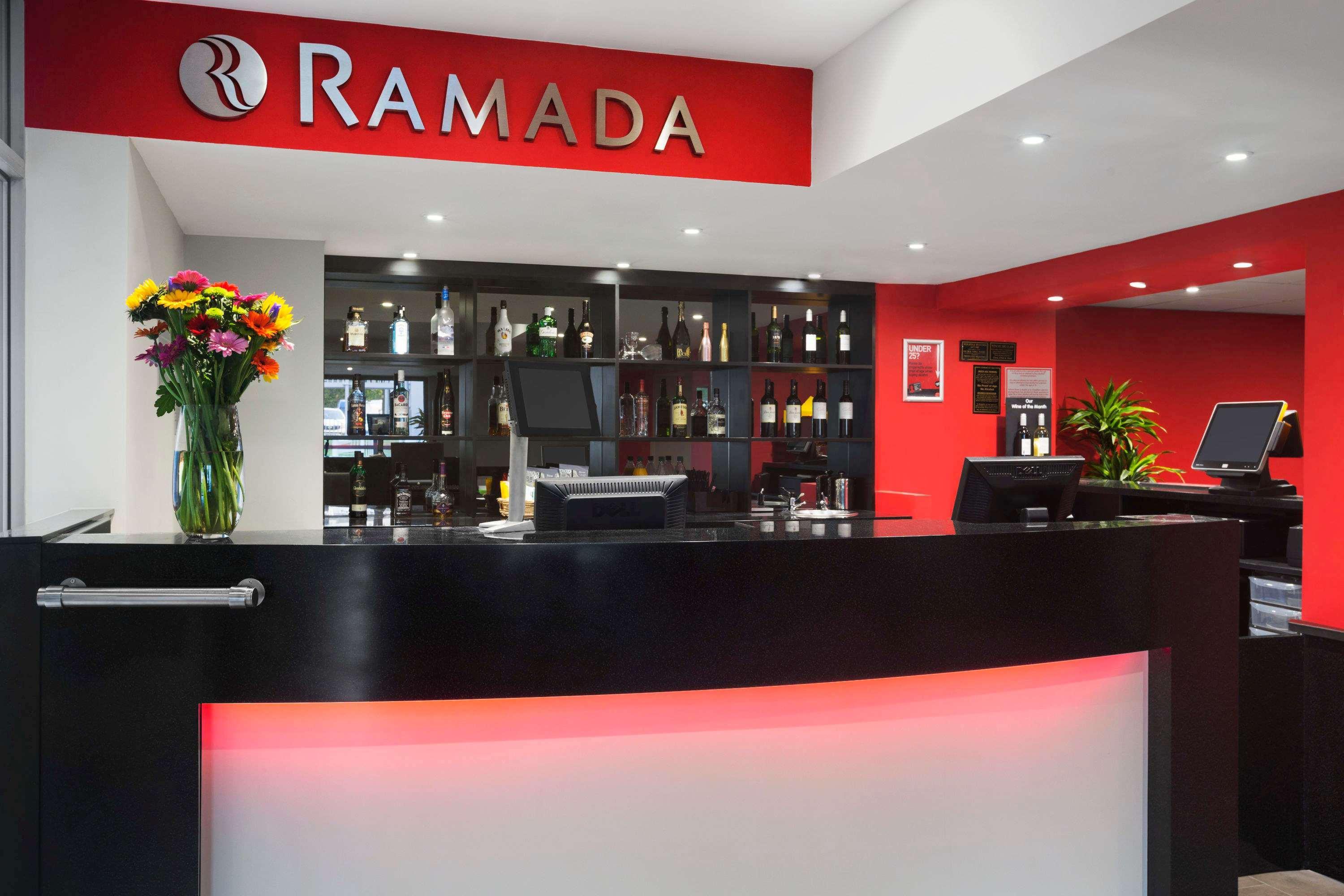 Ramada London South Mimms 호텔 포터스바 내부 사진